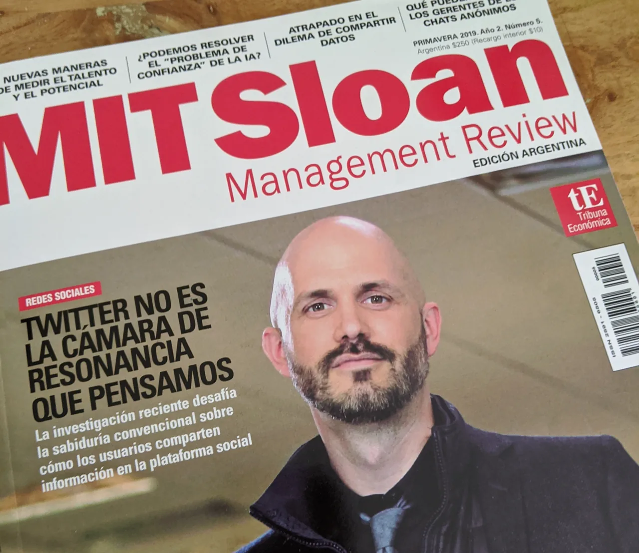 Juan Manuel Lucero on the cover of MIT Sloan Management Review Argentina